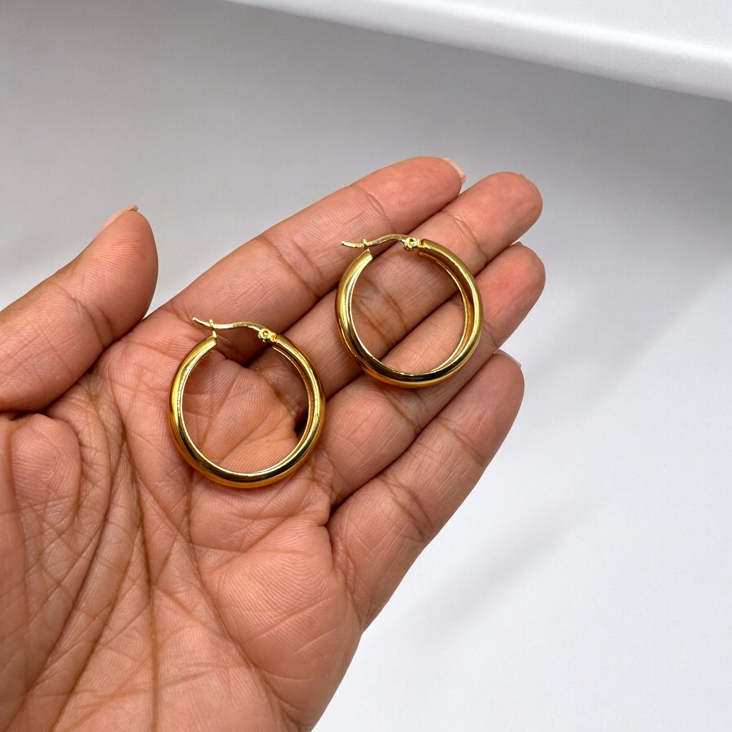 Waterproof 18K Gold Plated Hoop Earrings - Tarnish-Free 30mm